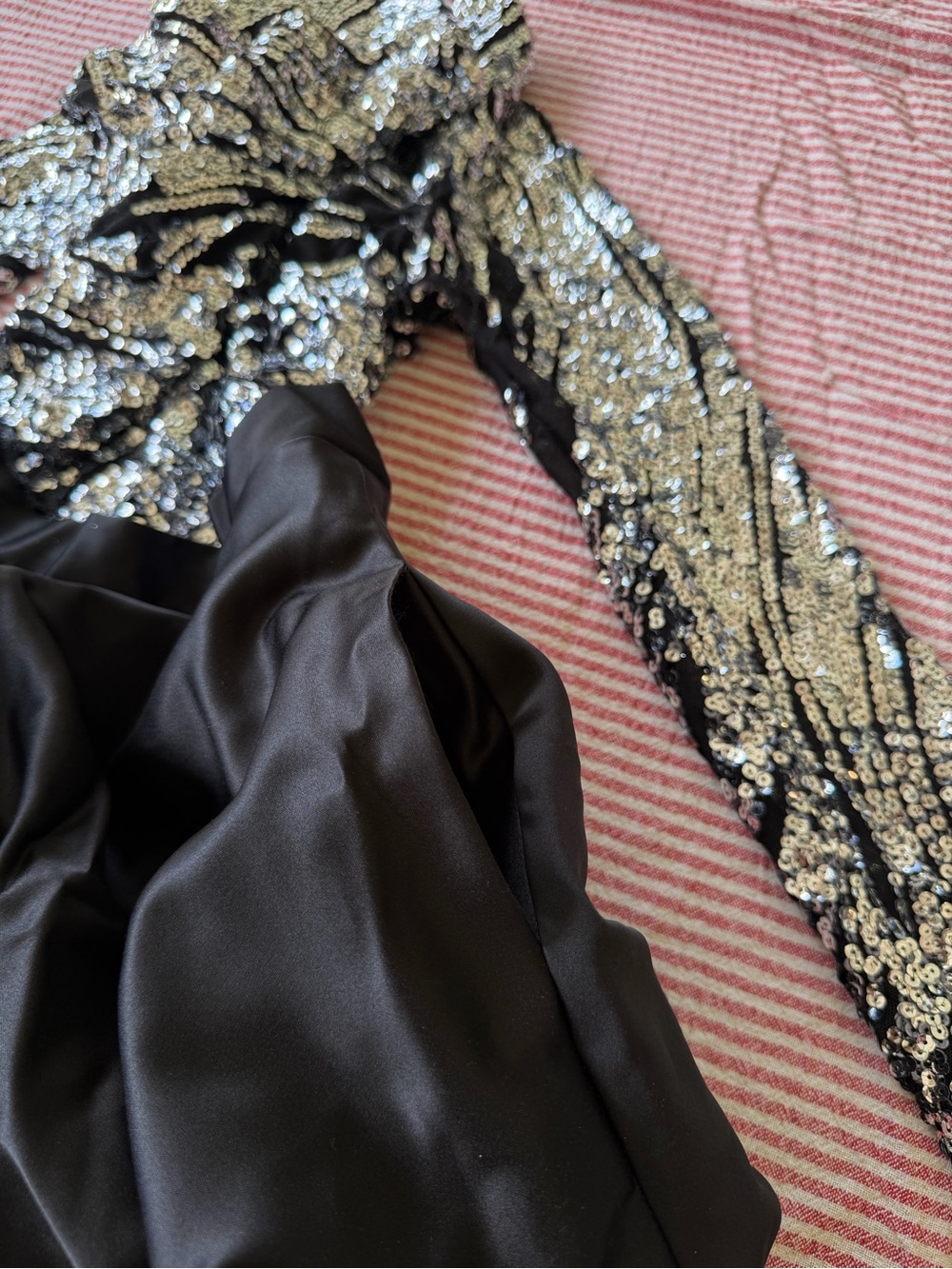 Betsy & Adam Sequin Long Sleeve A Line Ball Gown 8 Black Silver Formal Dress - Picture 3 of 11